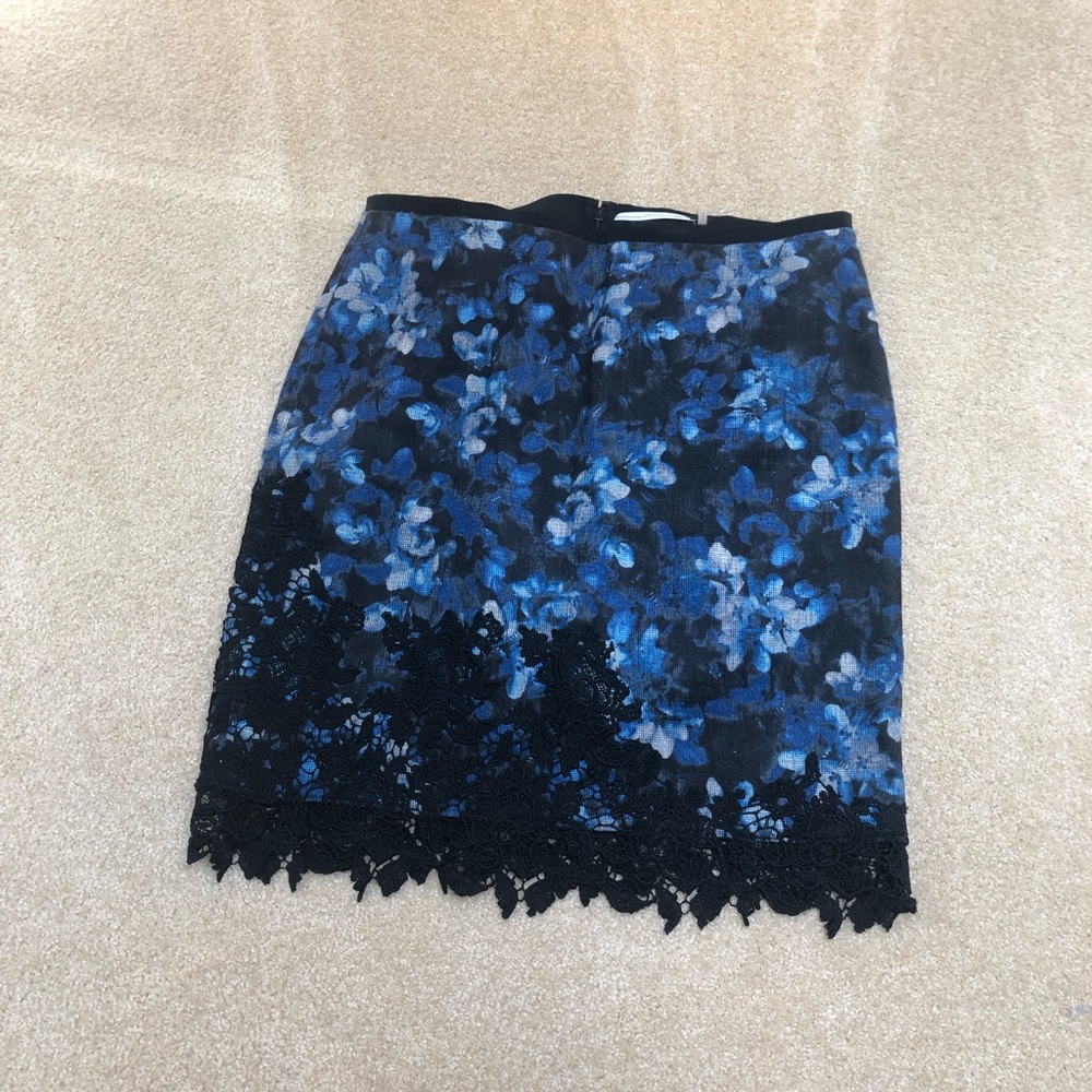 Tahari blue pencil skirt, size 6